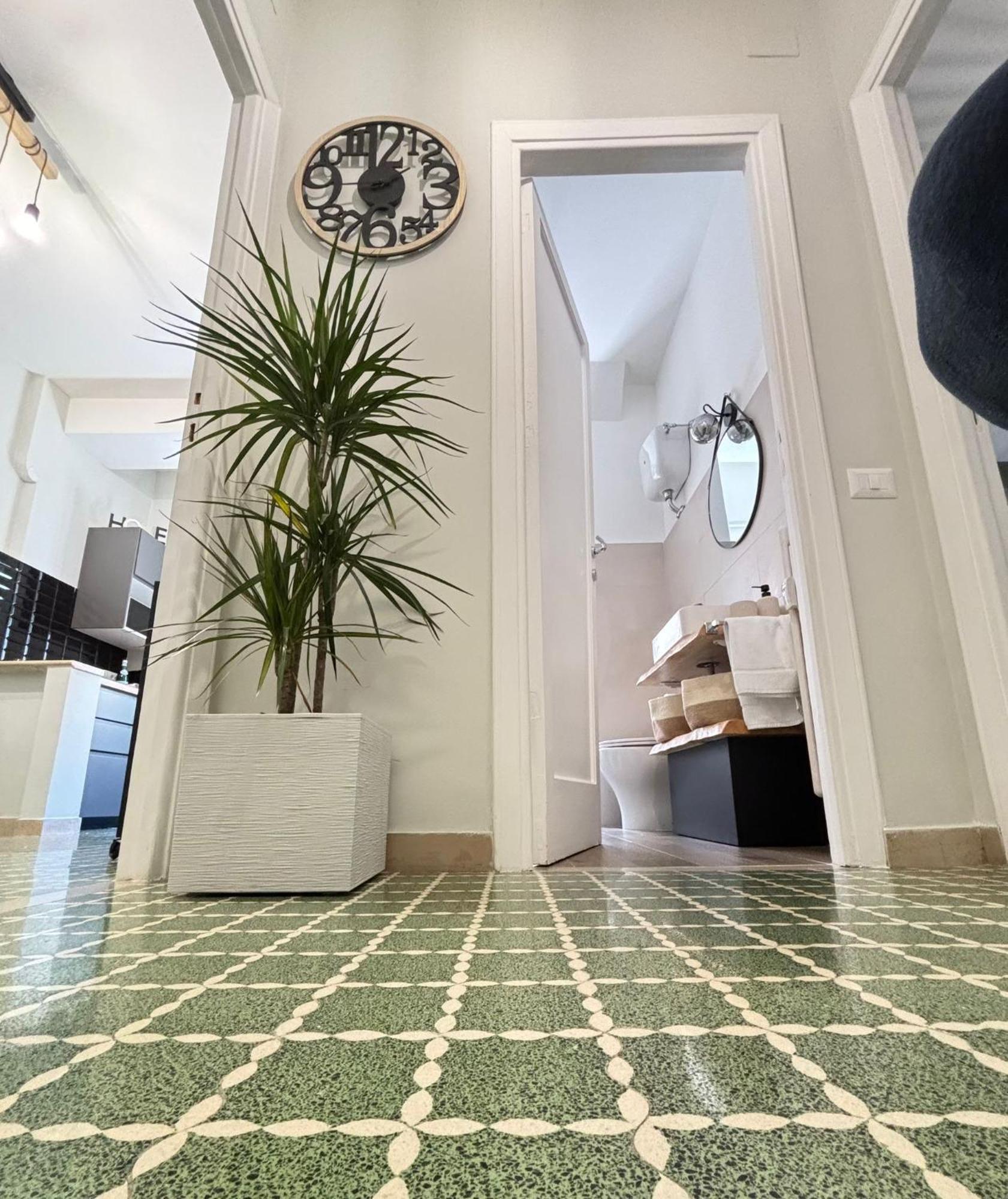 Bright Apartment Near San Pietro Рим Екстериор снимка
