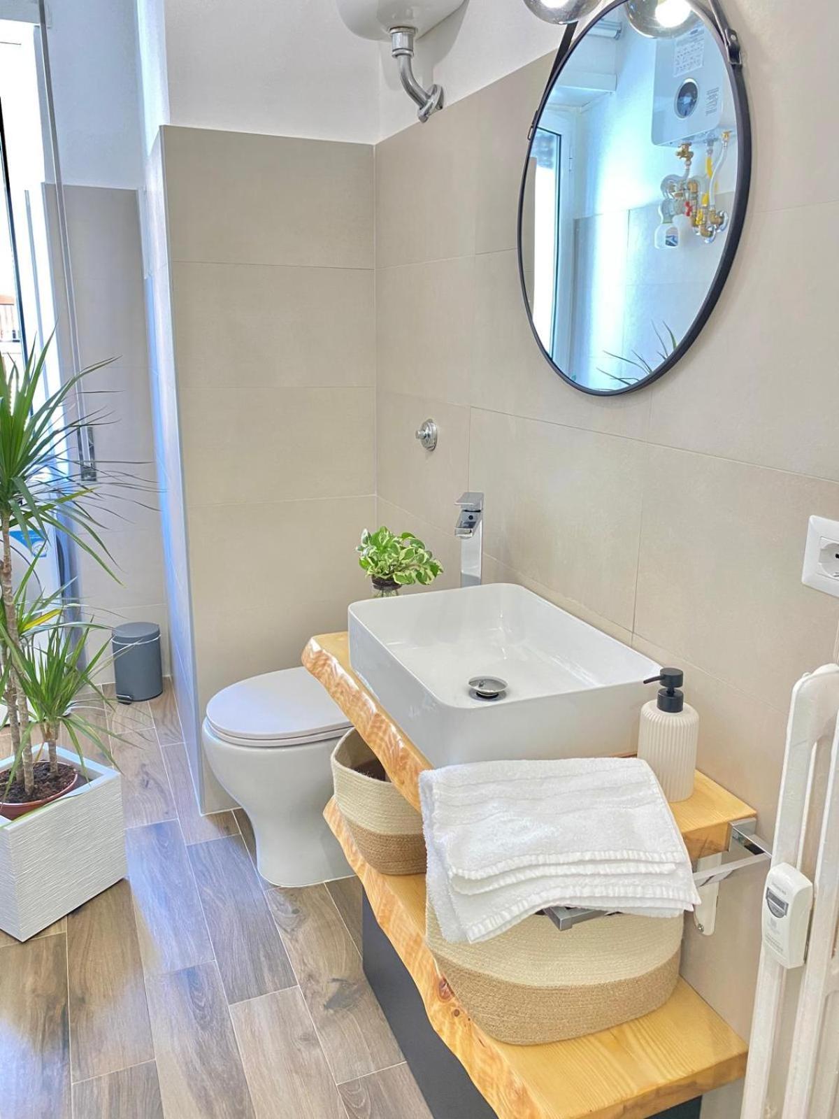 Bright Apartment Near San Pietro Рим Екстериор снимка